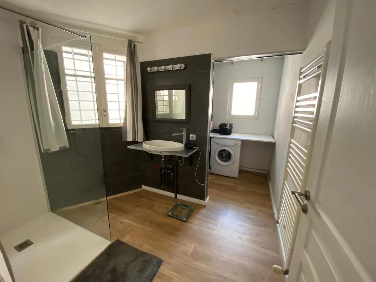 Appartement eygalieres avec petit jardin France