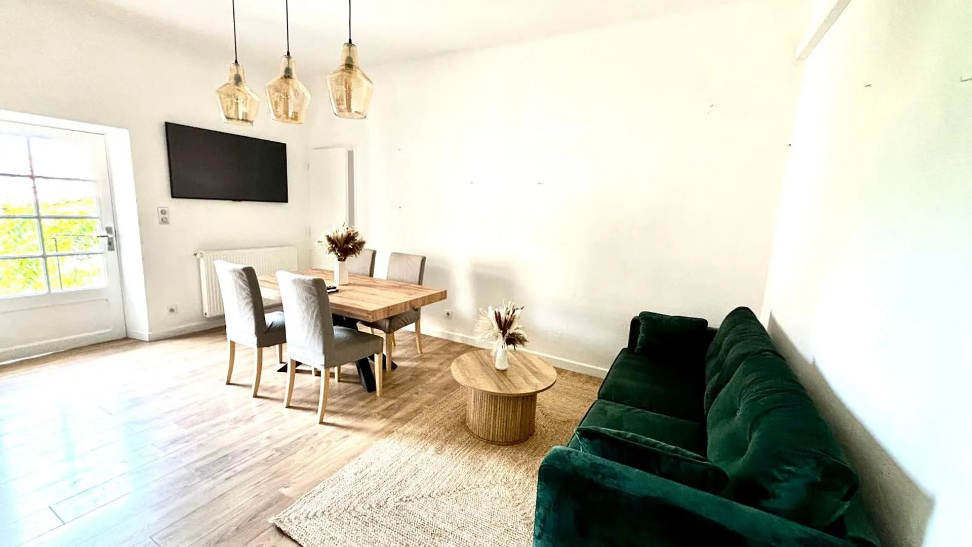 Appartement eygalieres avec petit jardin
